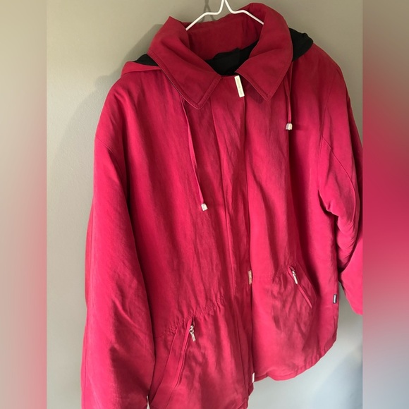 London Fog Women’s Medium Red Removable Hooded Jacket, fleece lined removable - Picture 3 of 10